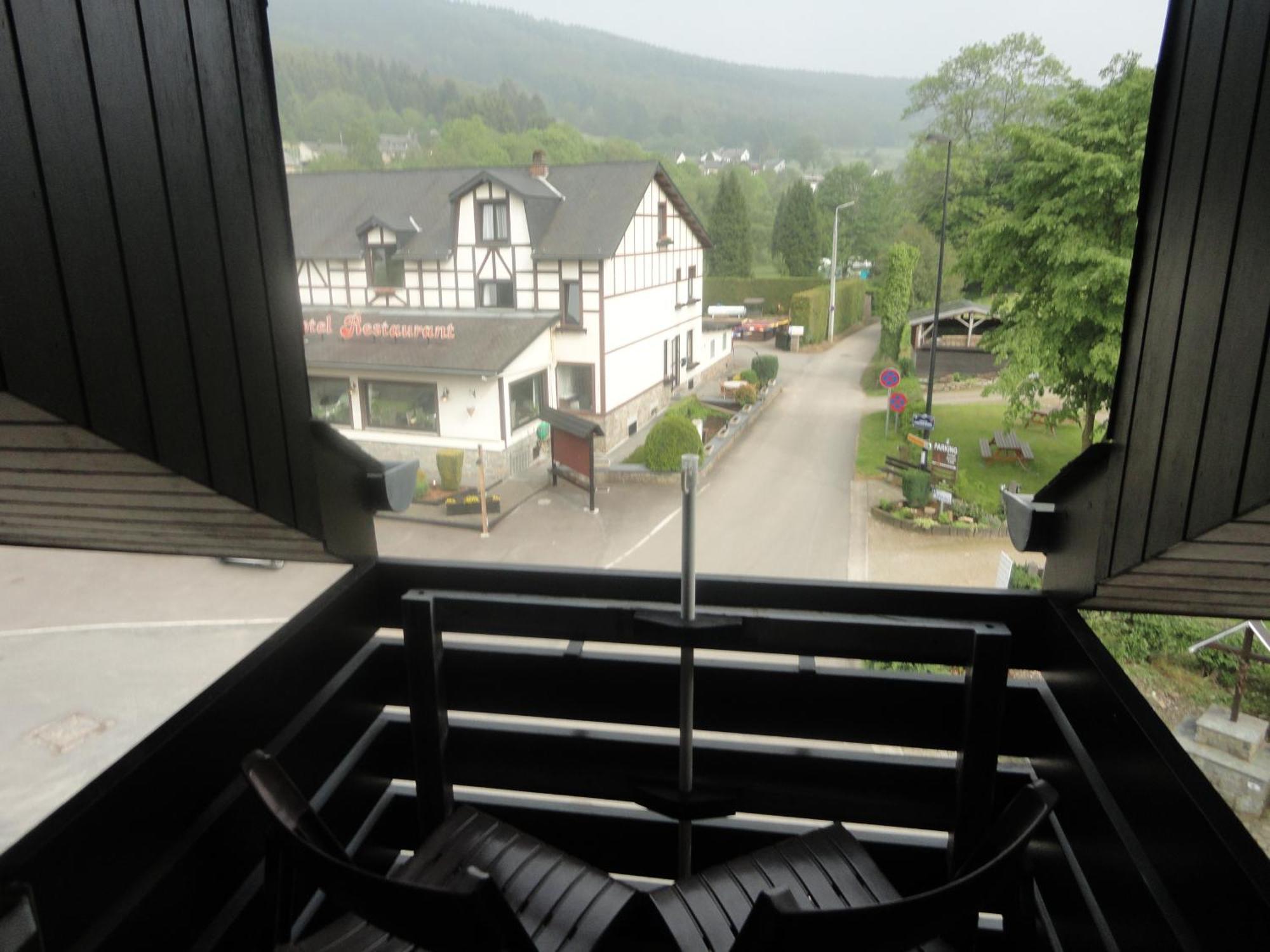 Hotel Val De La Cascade Ставело Экстерьер фото